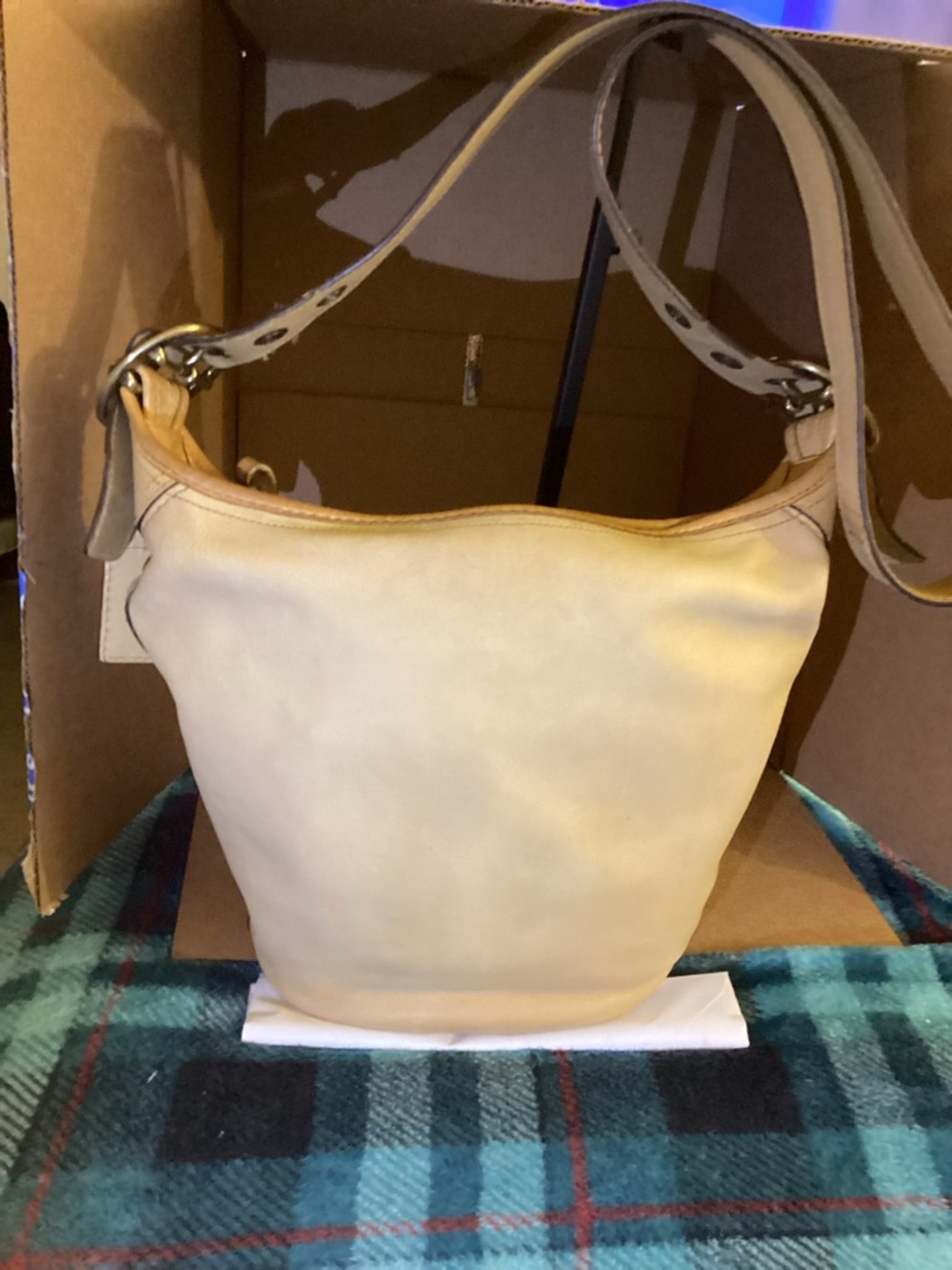 Coach Bleeker Leather Duffle Bucket Bag. A0869-11422 - Picture 2 of 10